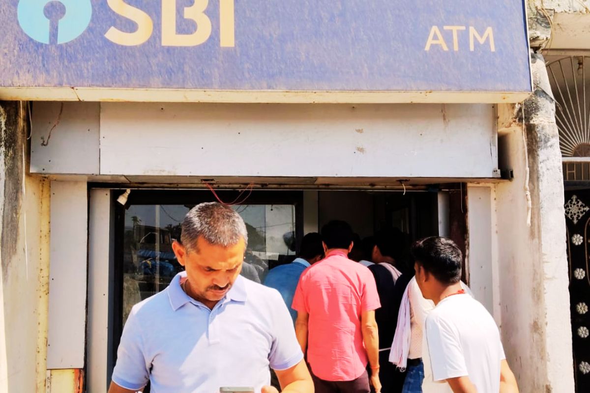 sbi atm loot hazaribagh jharkhand news