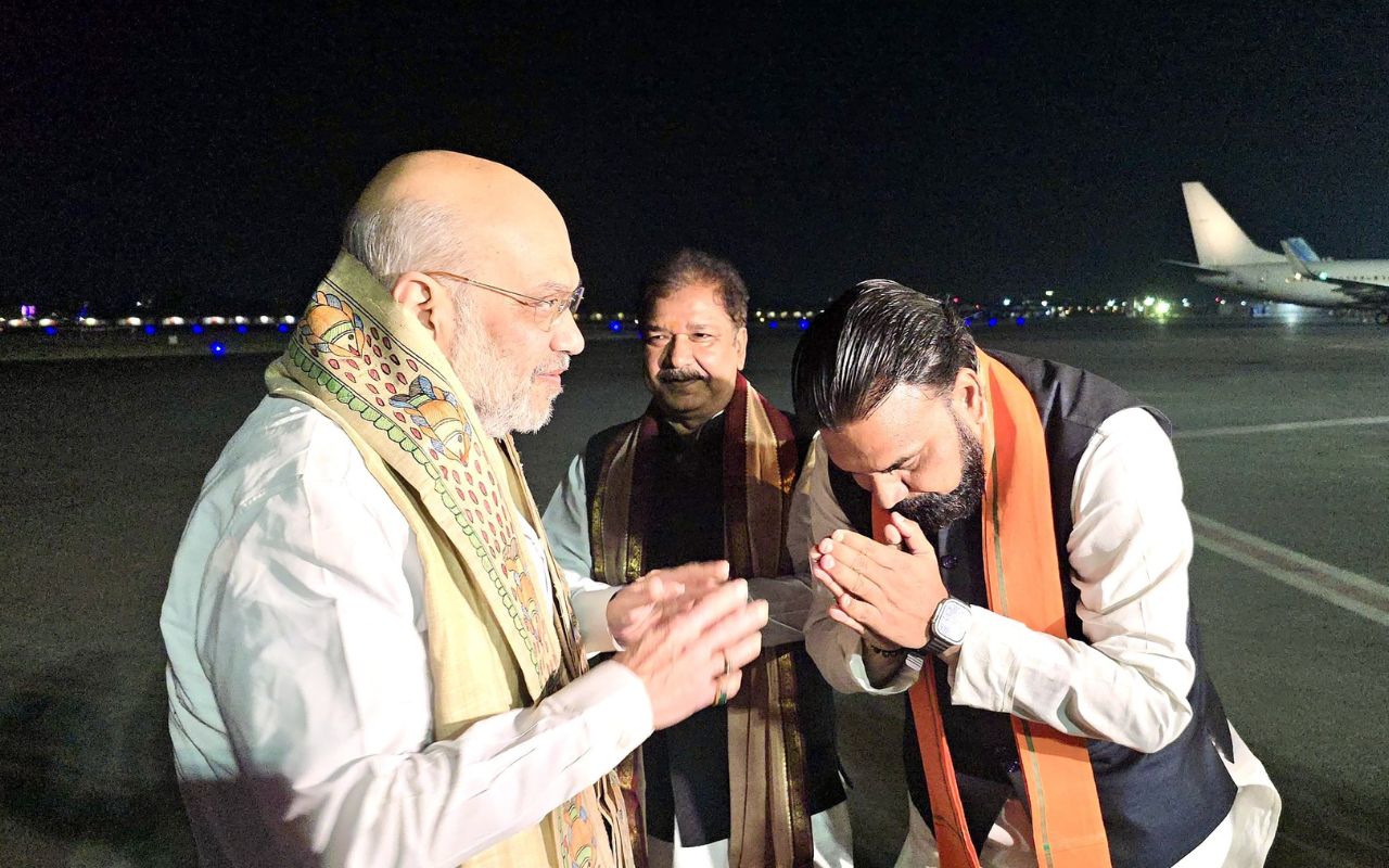 अमित शाह पहुंचे पटना