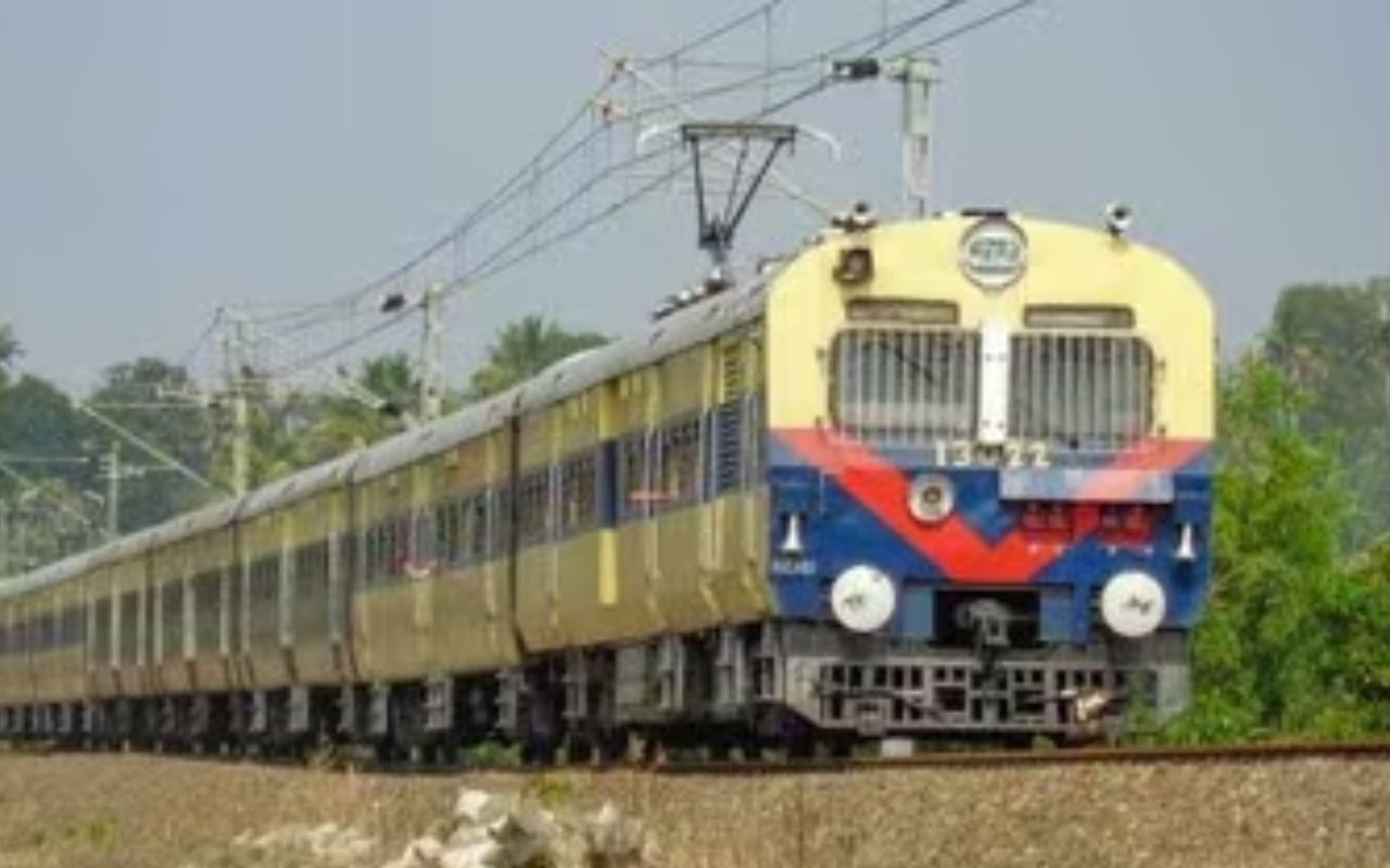 बलिया पाटलीपुत्र मेमू ट्रेन (सांकेति तस्वीर)