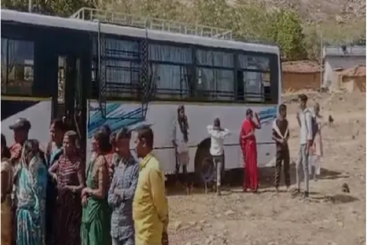 बिजली तार की चपेट में आने से 4 की मौत