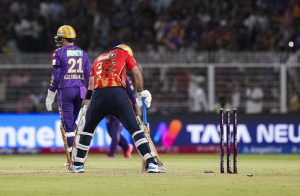 KKR vs PBKS IPL 2025: Punjab Kings Glenn Maxwell bowled by KKR Varun Chakravarthy