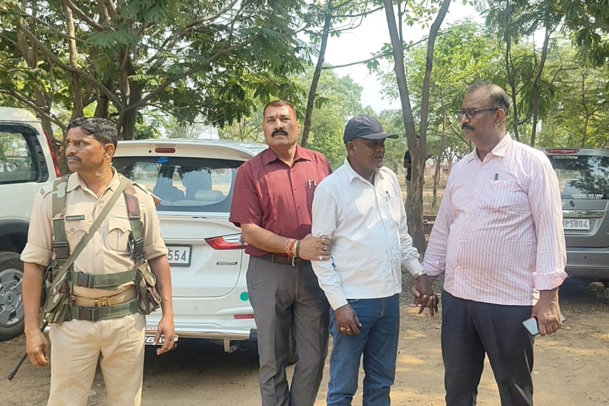 ACB arrested khetra mohan mahto