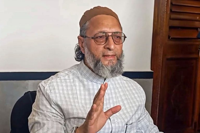 Pahalgam Attack: ओवैसी ने शाहिद अफरीदी को बताया जोकर, पहलगाम पर उगला था जहर, मिल गया मुंह तोड़ जवाब