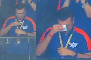 Sanjiv Goenka Praying