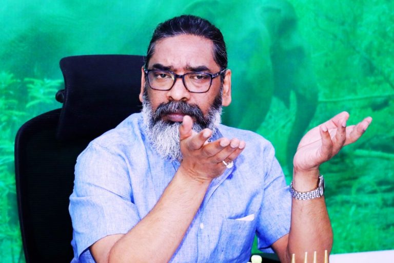 हेमंत सोरेन कैबिनेट के 10 बड़े फैसले, अल्पसंख्यक स्कूलों के छात्रों को मुफ्त किताबें, आउटसोर्सिंग स्टाफ को आरक्षण का लाभ