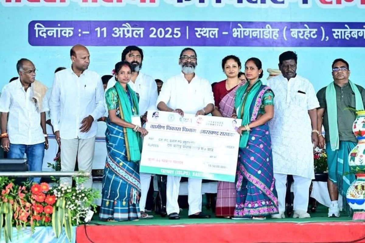 Hemant Soren gift