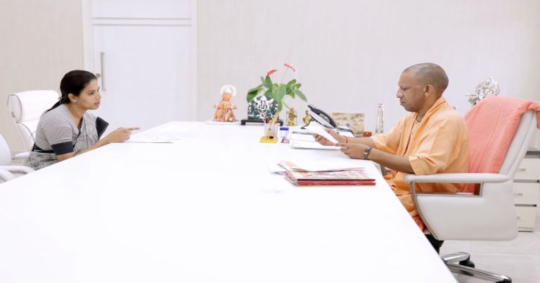 मुख्यमंत्री योगी से मिलीं सपा की चायल विधायक पूजा पाल
