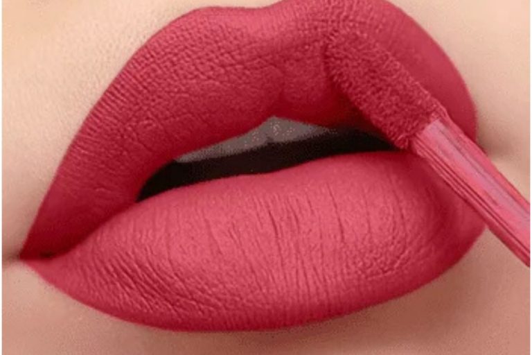 Trendy Lipstick Shade: ट्रेंड में हैं ये 5 लिपस्टिक शेड्स,हर स्किन टोन पर देंगे परफेक्ट लुक