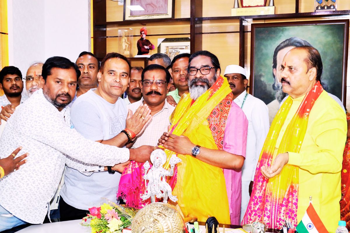 Mahavir Mandal Delegation Meets Hemant Soren