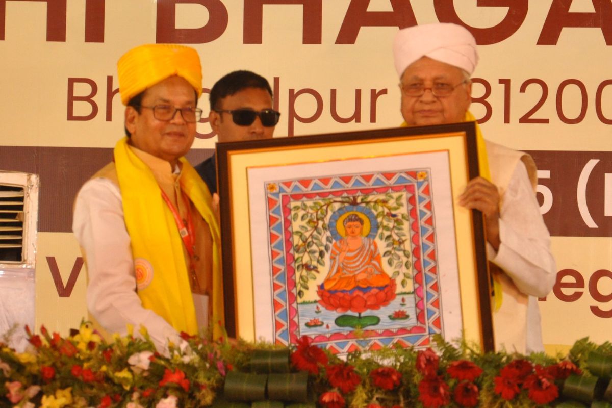 राज्यपाल आरिफ मोहम्मद खान सफेद साफे में