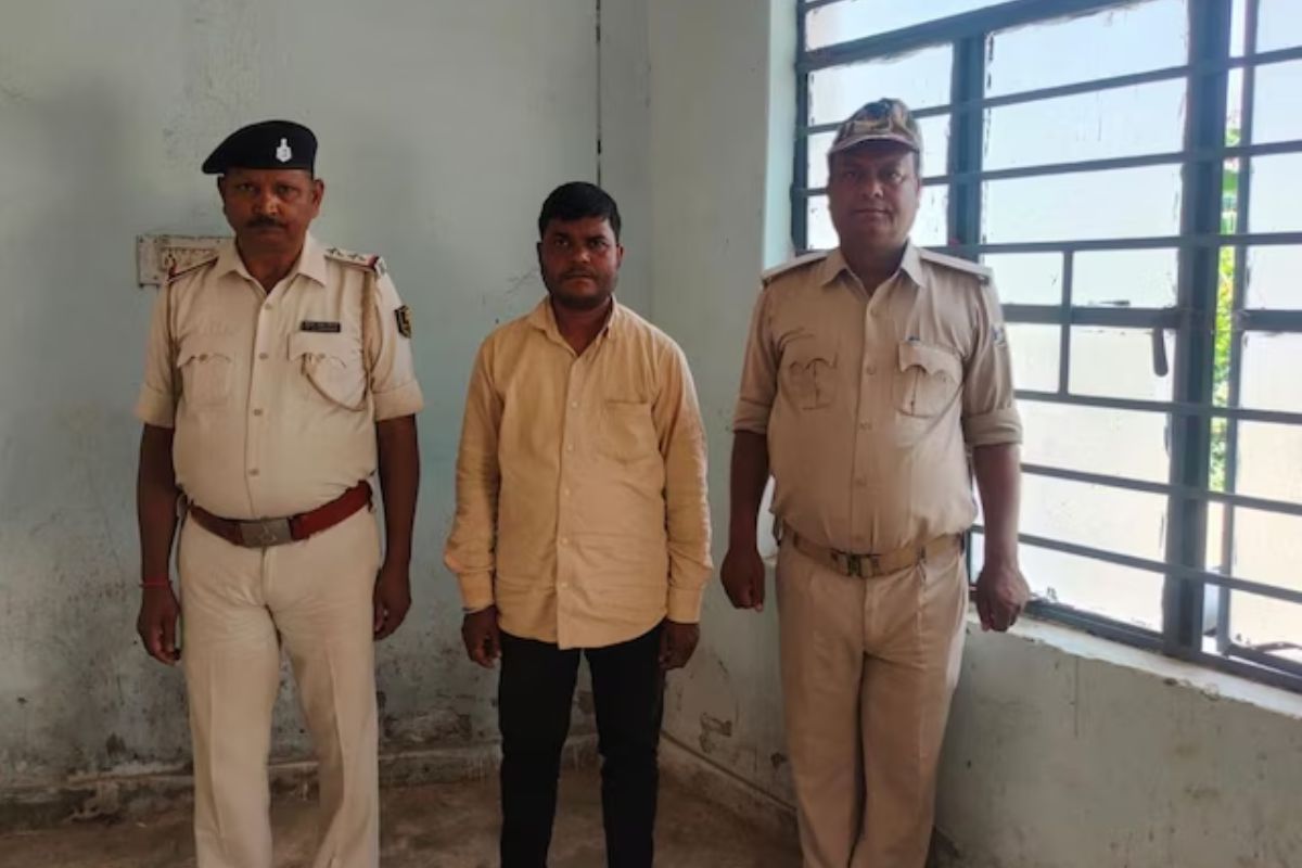पुलिस की हिरासत में आरोपी