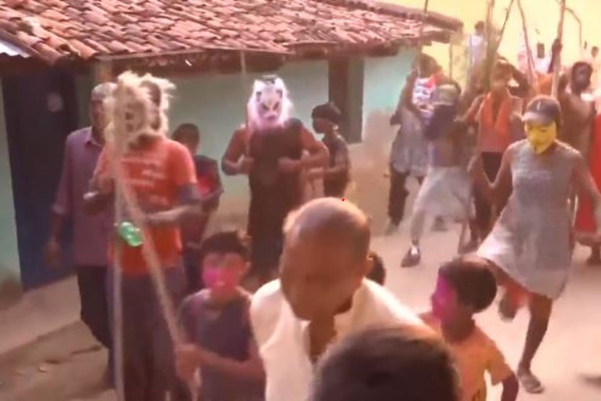 शिव बारात में शामिल लोग