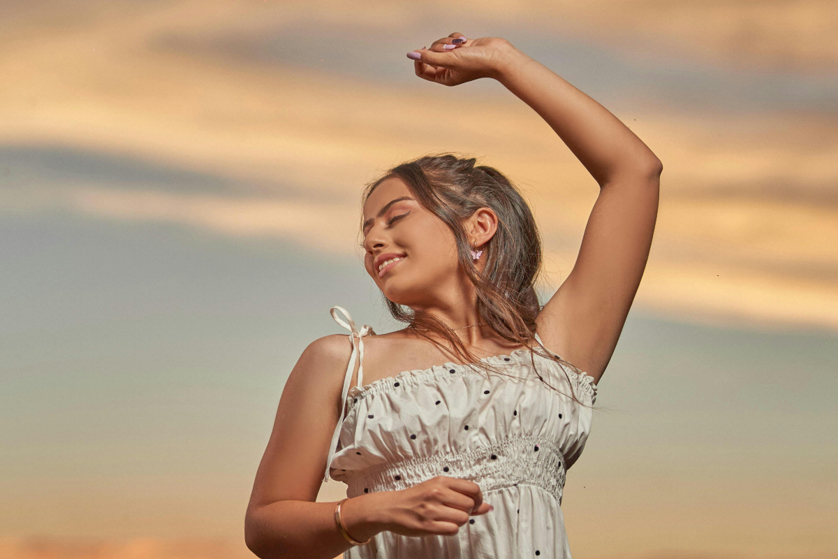 dark underarms