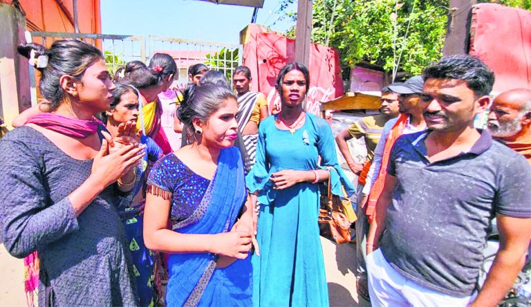 Jehanabad : आरपीएफ ने ट्रेन में यात्रियों से अवैध वसूली करते दो किन्नरों को किया गिरफ्तार