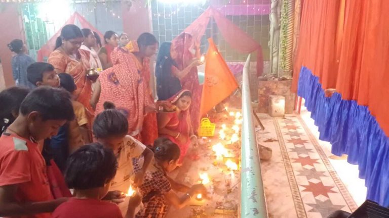 चैती नवरात्र के भक्ति में डूबे लोग, तीसरे दिन श्रद्धालुओं ने की मां चंद्रघंटा की आराधना