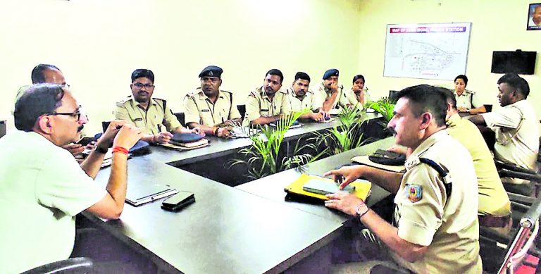 Dhanbad News : रामनवमी को लेकर जिला में बढ़ी विशेष सतर्कता, बढ़ायी गयी सुरक्षा व्यवस्था