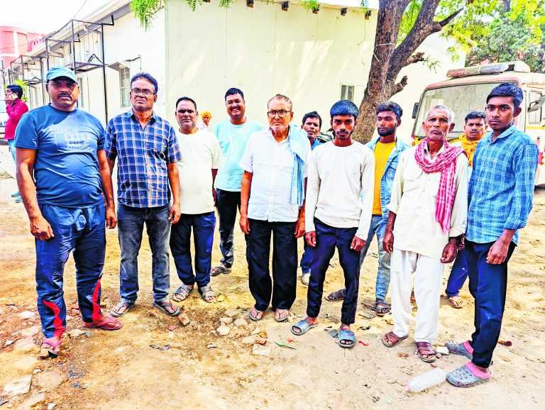 बाइक की ठोकर से पलदार की मौत, घर में मचा कोहराम