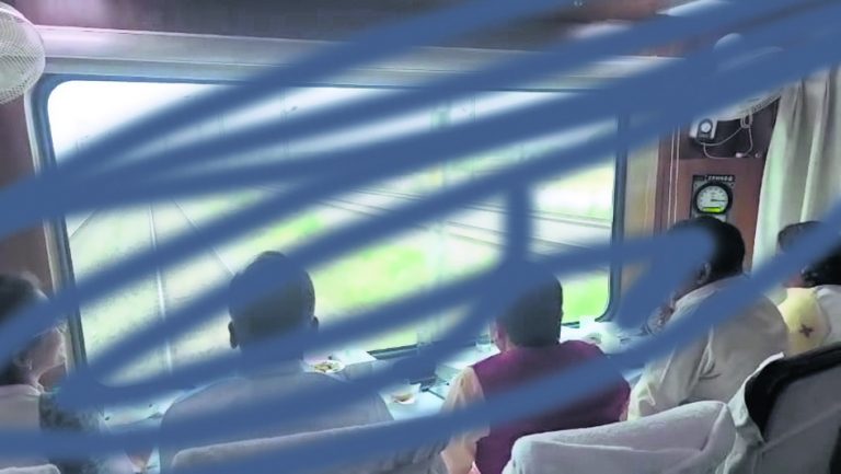 Gaya News : डीडीयू-गया-धनबाद रेलखंड पर पूरा हुआ स्पीड ट्रायल