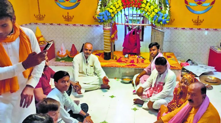 Chhapra News : श्रद्धालुओं ने की मां महागौरी की पूजा