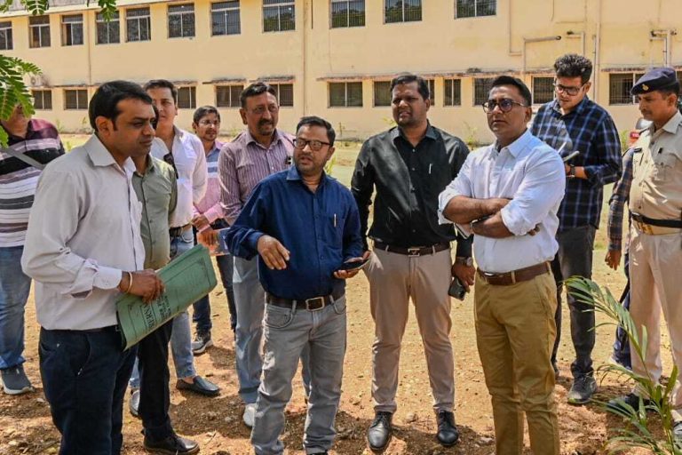 deoghar news : शिल्पग्राम का किया जा रहा जीर्णोद्धार, सुविधाएं होंगी दुरुस्त : डीसी