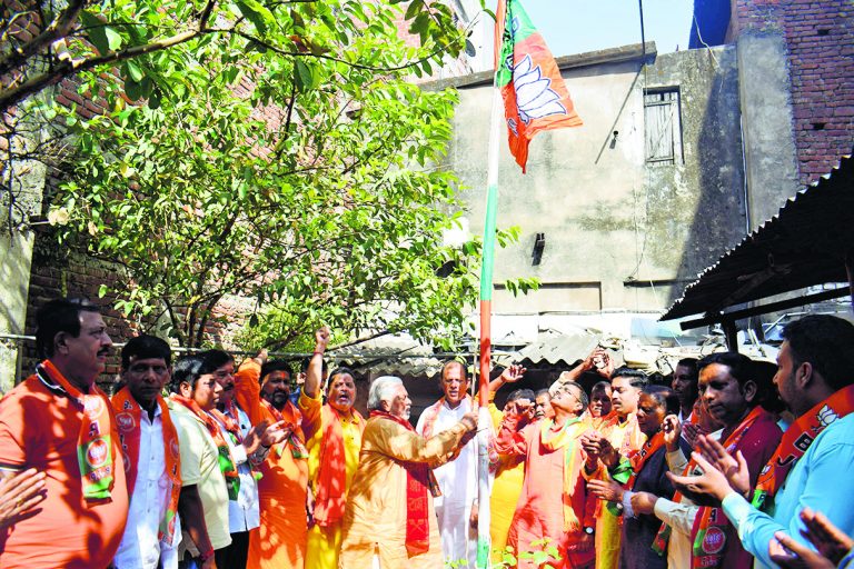 Gaya News : 77000 बूथों तक पहुंचने का है लक्ष्य, मिलजुल कर करें पूरा
