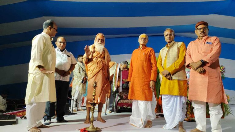 Motihari : सनातन कमजोर पड़ेगा तो हमारी प्रकृति विनष्ट होने लगेगी : चंचल बाबा