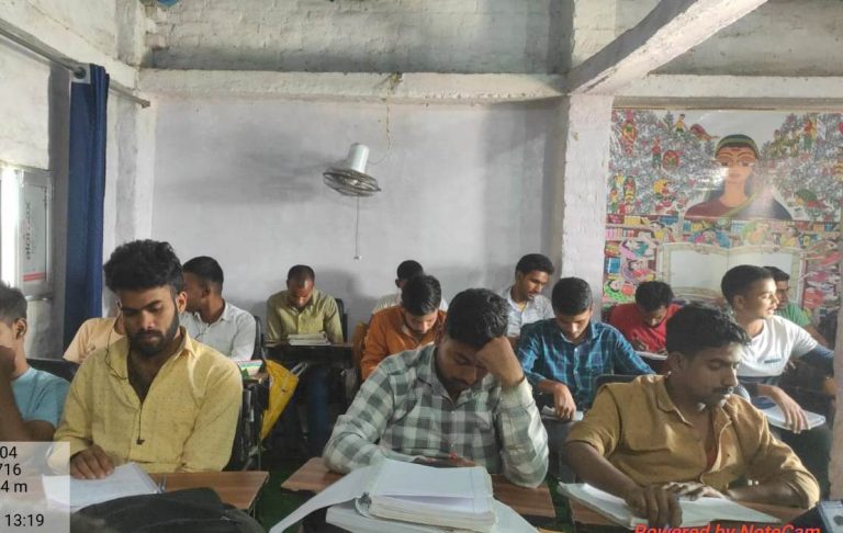 Motihari : गांवों के बच्चों के लिए पढ़ाई का केन्द्र बनी विद्या देवी की लाइब्रेरी