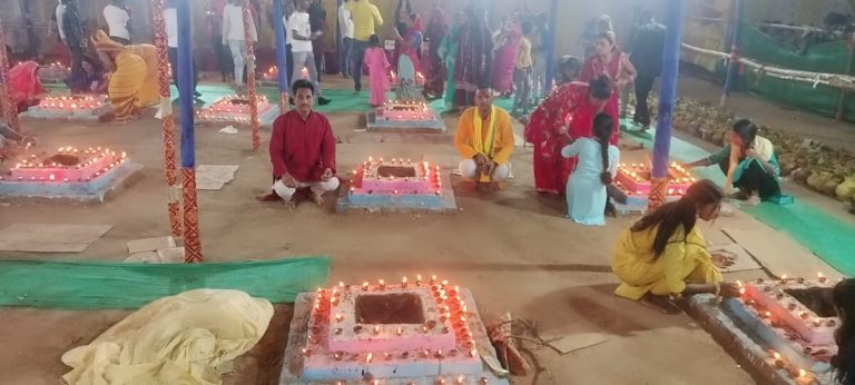 deoghar news : धार्मिक कथा सुनने से जीवन में होता है बदलाव : आचार्य गणेश देव