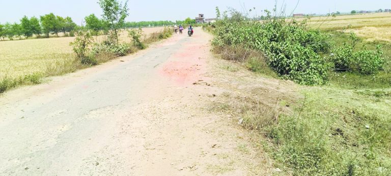 Kaimur News : जिगिना पथ पर उभरे बड़े-बड़े गड्ढे, चलना हुआ दूभर