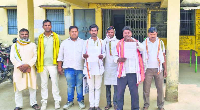 Kaimur News : वार्ड सदस्यों ने अनियमितता को लेकर बैठक का किया बहिष्कार