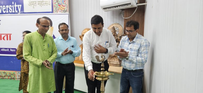 Motihari : आशु भाषण प्रतियोगिता  में प्रथम स्थान पर रहे चंदन