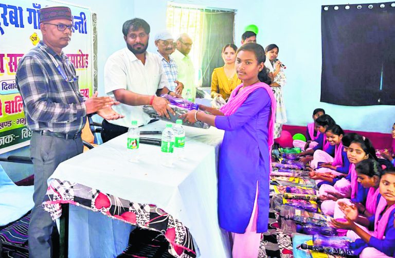 Kaimur News : दहेज प्रथा व बाल विवाह का विरोध कर ग्रहण करें उच्च शिक्षा : डीपीओ