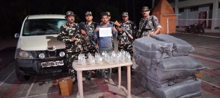 Madhubani News : एसएसबी ने शराब से भरी गाड़ी के साथ तस्कर को पकड़ा