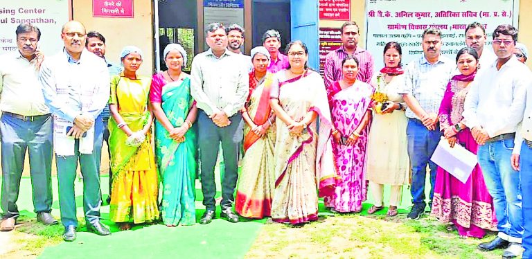 Ranchi news : तकनीक अपनाकर बना सकते हैं ग्रामीणों को सशक्त : टीके अनिल