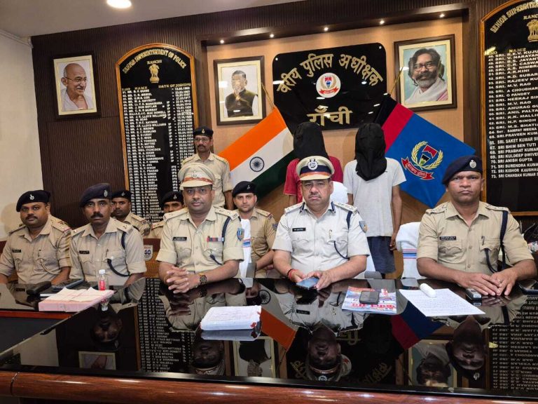Ranchi News : कांके रोड में दुकान संचालक से लूटपाट के दो आरोपी गिरफ्तार
