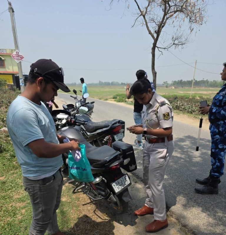 सुरक्षा को ले पुलिस ने की वित्तीय प्रतिष्ठानों की जांच