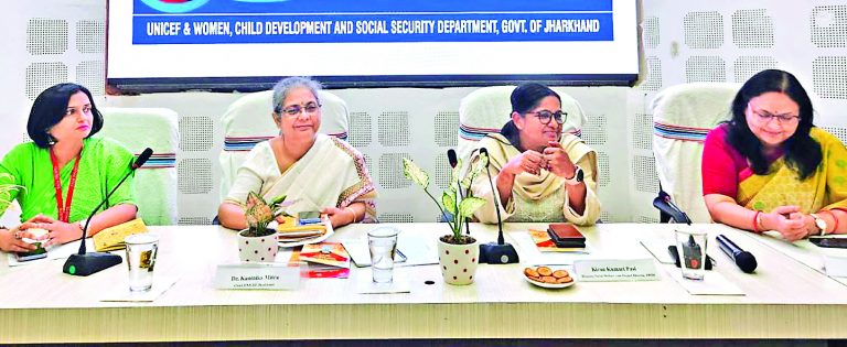 ranchi news : रांची में माहवारी स्वच्छता प्रबंधन पर प्रशिक्षण कार्यक्रम, किरण पासी ने कहा : मासिक धर्म कभी भी महिलाओं के सपनों की राह में बाधा न बने