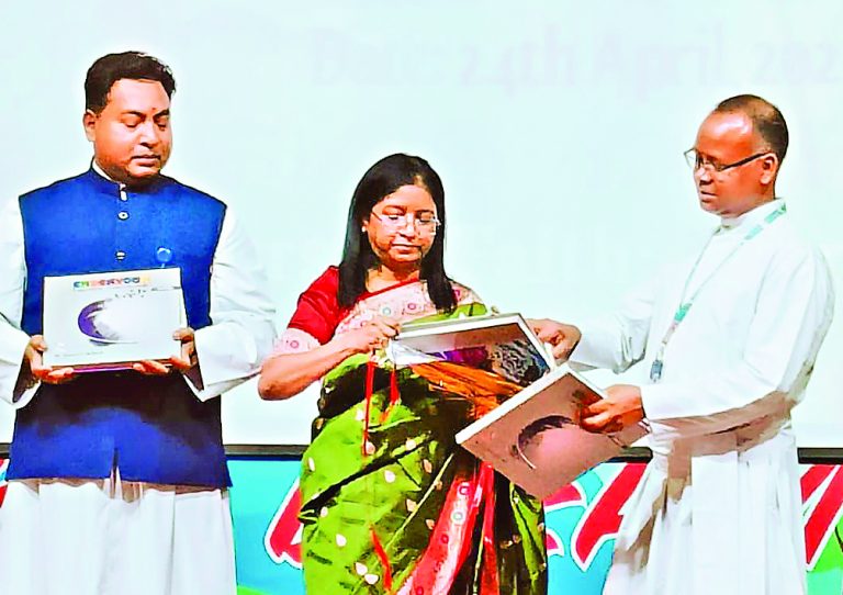 ranchi news : संत जेवियर्स स्कूल डोरंडा में 11वीं के विद्यार्थियों का स्वागत, गृह सचिव वंदना दादेल ने कहा : लक्ष्य के प्रति समर्पित रहें विद्यार्थी