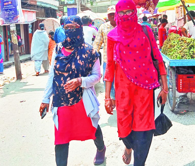 Saran News : पारा 41 डिग्री के पार, तेज धूप से झुलस रहा शरीर