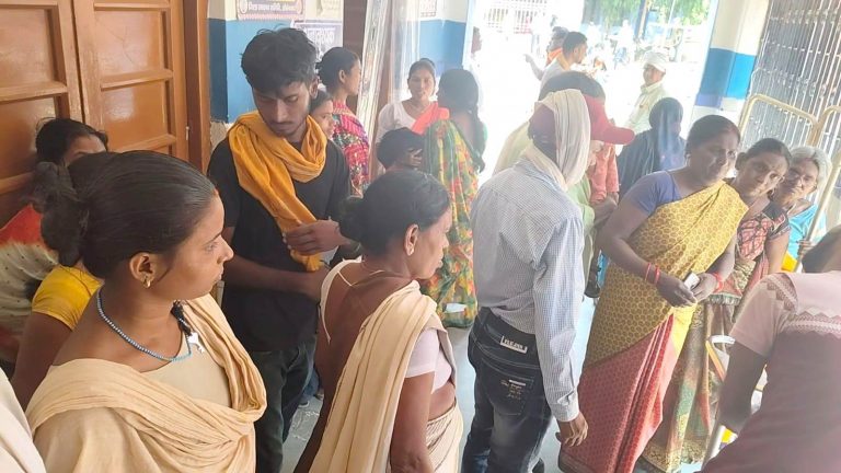तिलक चढ़ने से पहले ही  सीढ़ी से गिरा युवक, मौत