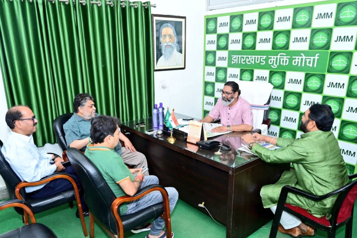 hemant soren in JMM office