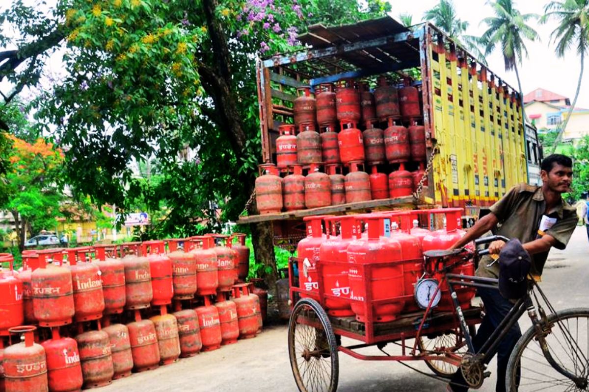 lpg cylinder price today 1 april 2025 in your city of jharkhand