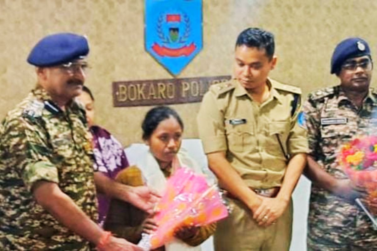 naxal-news-cpi-maoist-femal-naxalite-sunita-murmu-surrenders