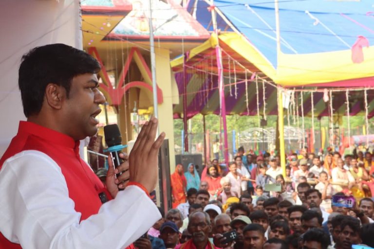 Bihar Politics: मुकेश सहनी का बीजेपी पर तंज, कहा-‘सीना ठोक के करते हैं राजनीति’