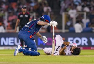 GT vs LSG: LSG Mitchell Marsh checks on GT Arshad Khan after got injured