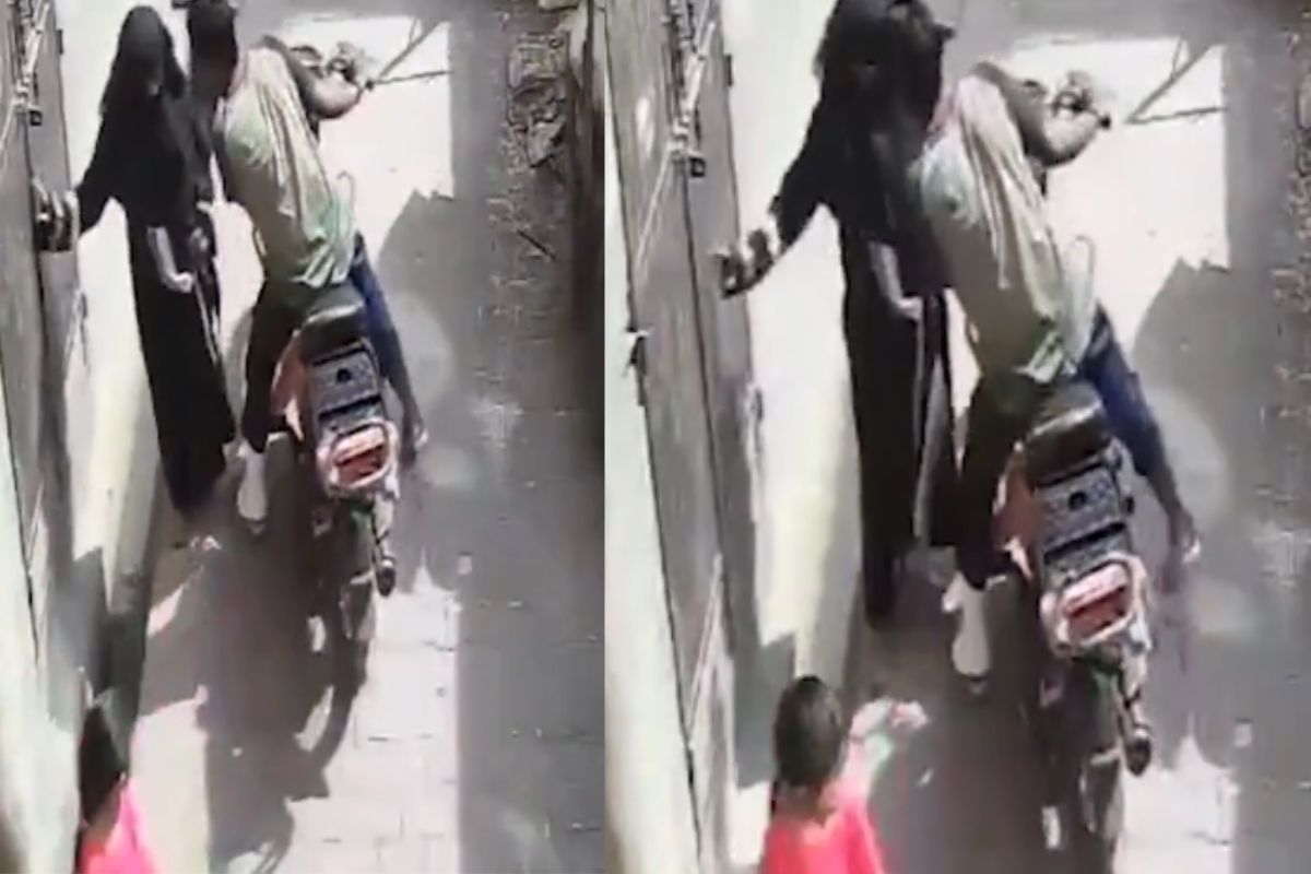 Boy Forcibly Kissed Muslim Girl in Meerut