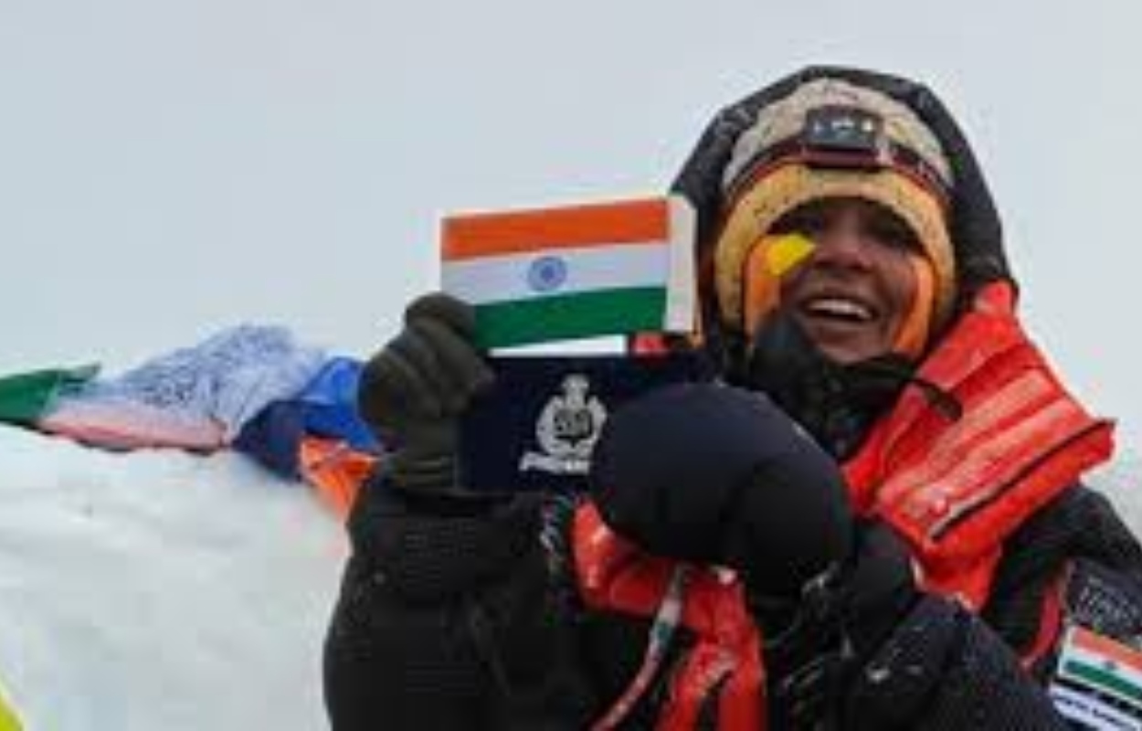 CISF Woman Scales Mount Everest
