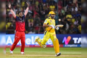Yash Dayal and MS Dhoni during CSK vs RCB match IPL 2025.