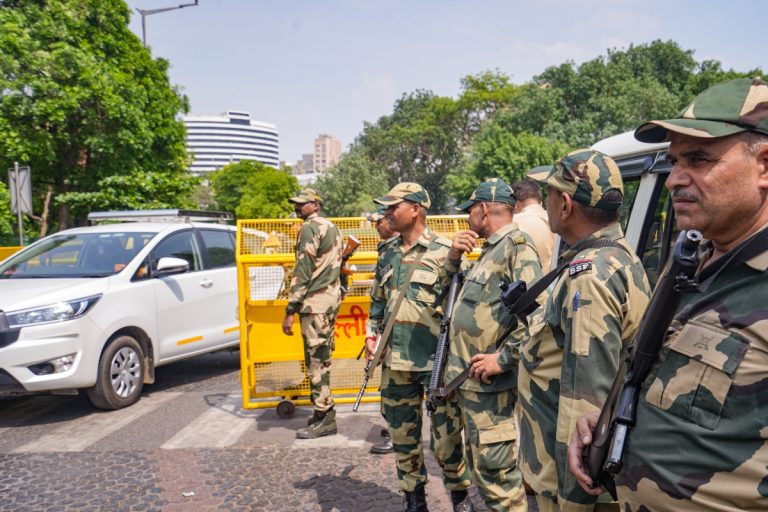 Delhi Security During Mock Drill: दिल्ली में कल मॉक ड्रिल, बढ़ाई गई सुरक्षा व्यवस्था, कई गश्ती इकाई तैनात