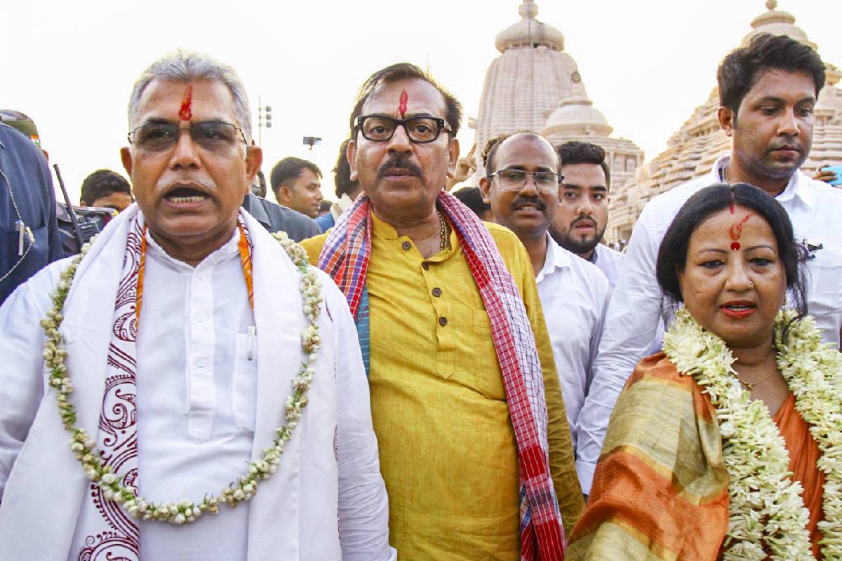 Dilip Ghosh (Left) with Wife
